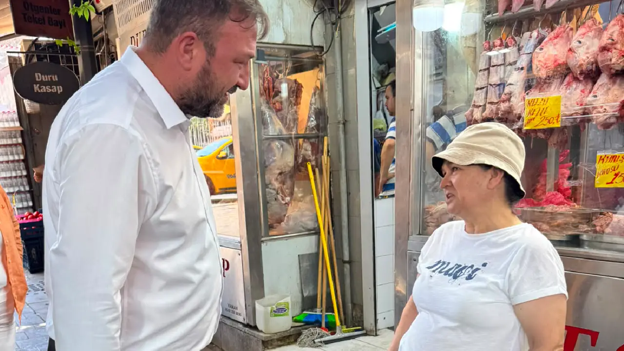 Gümrükçü mesajlarını sahadan verdi:  “Makamım sokaklardır kapımız herkese açık”
