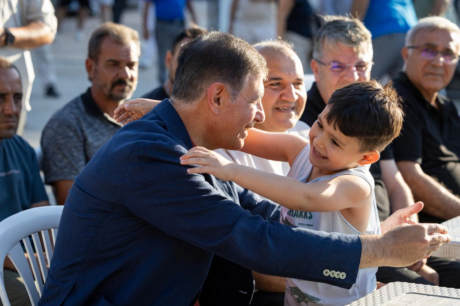 Zeminindeki kayma ve yarıklar nedeniyle kapısına kilit vurulan Uzundere Cemevi