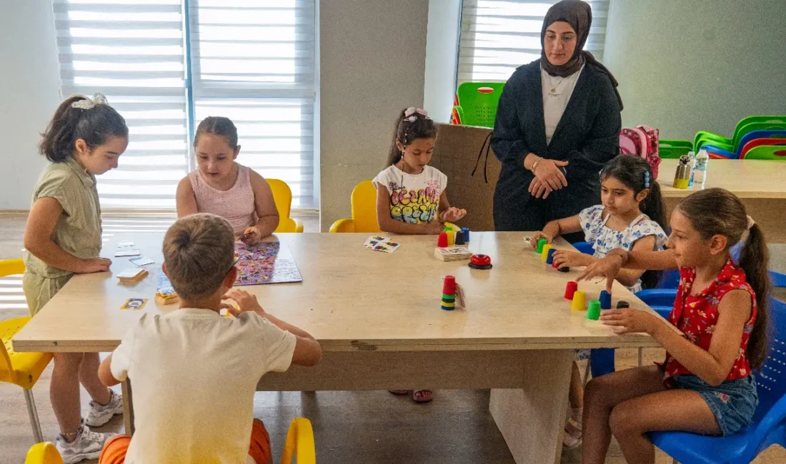 İzmir Büyükşehir Belediyesi Sınav Destek Merkezleri'nde yaz okulu heyecanı devam