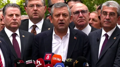 Özgür Özel liderliğindeki YENİ Parti resmen kuruldu; Hacı Bayram Veli
