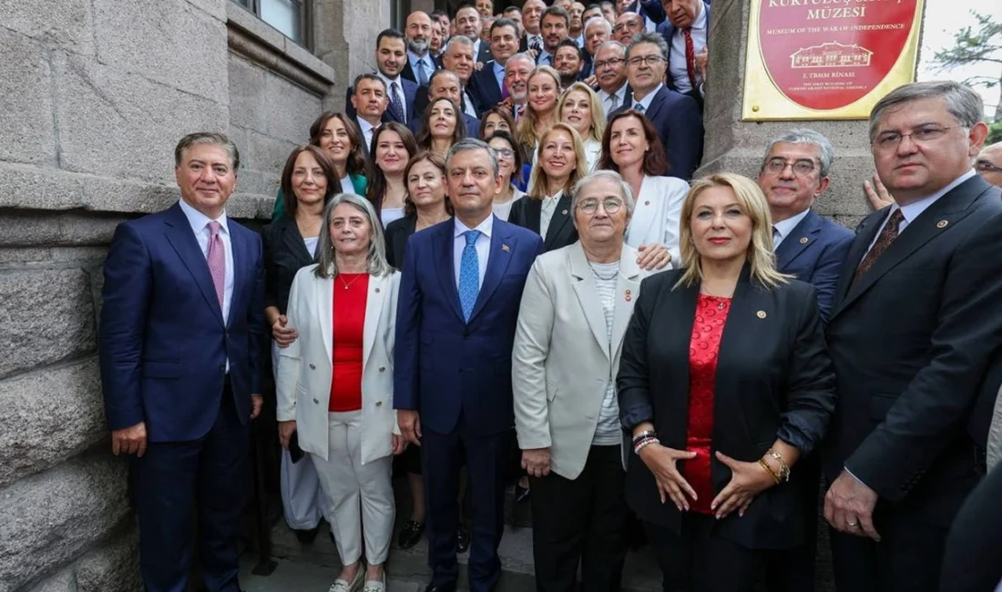 Genel Başkan Özgür Özel başkanlığında ilk kapalı grup toplantısını gerçekleştiren