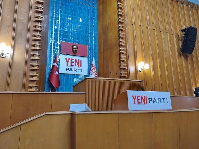 Özgür Özel liderliğinde kurulan YENİ Parti’ye katılımlar dalga dalga büyürken,
