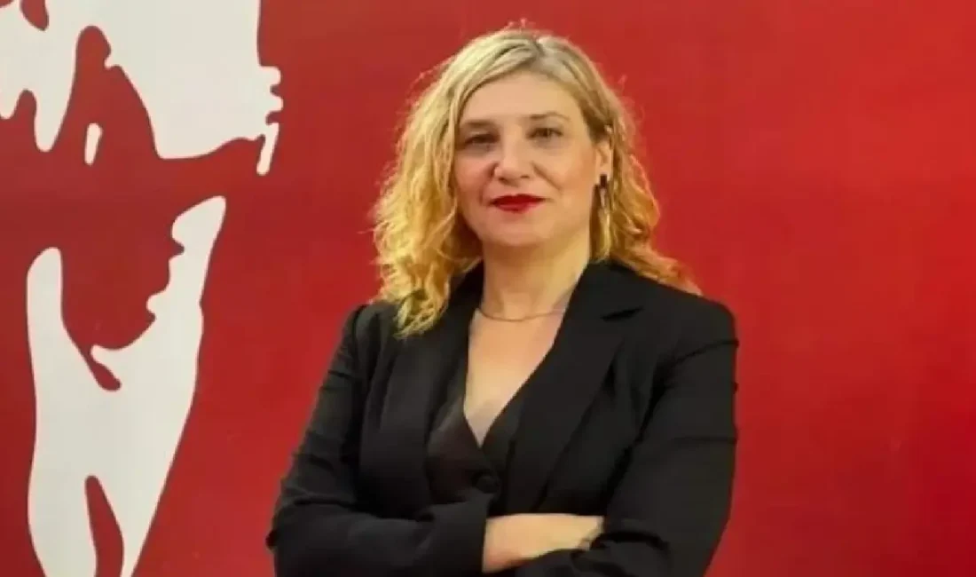 Genel başkanlık koltuğuna oturduktan sonra ilk idari tasarrufunu geçmişte aktif