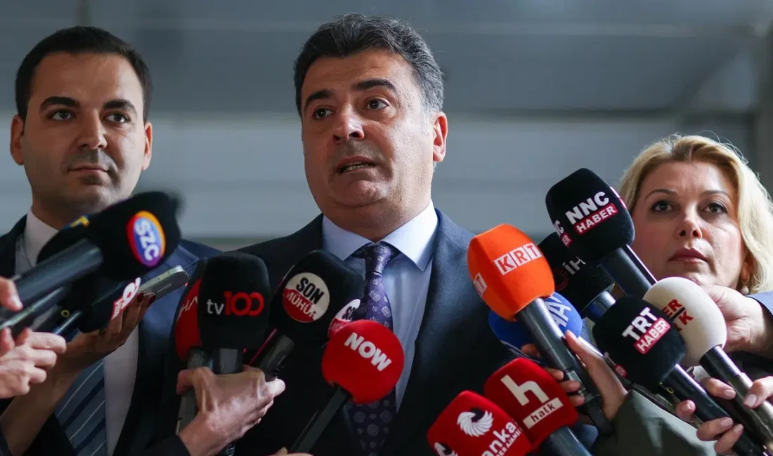 YENİ Parti Sözcüsü Zeynel Emre, kuruluş prosedürlerinin ardından 10 kişilik