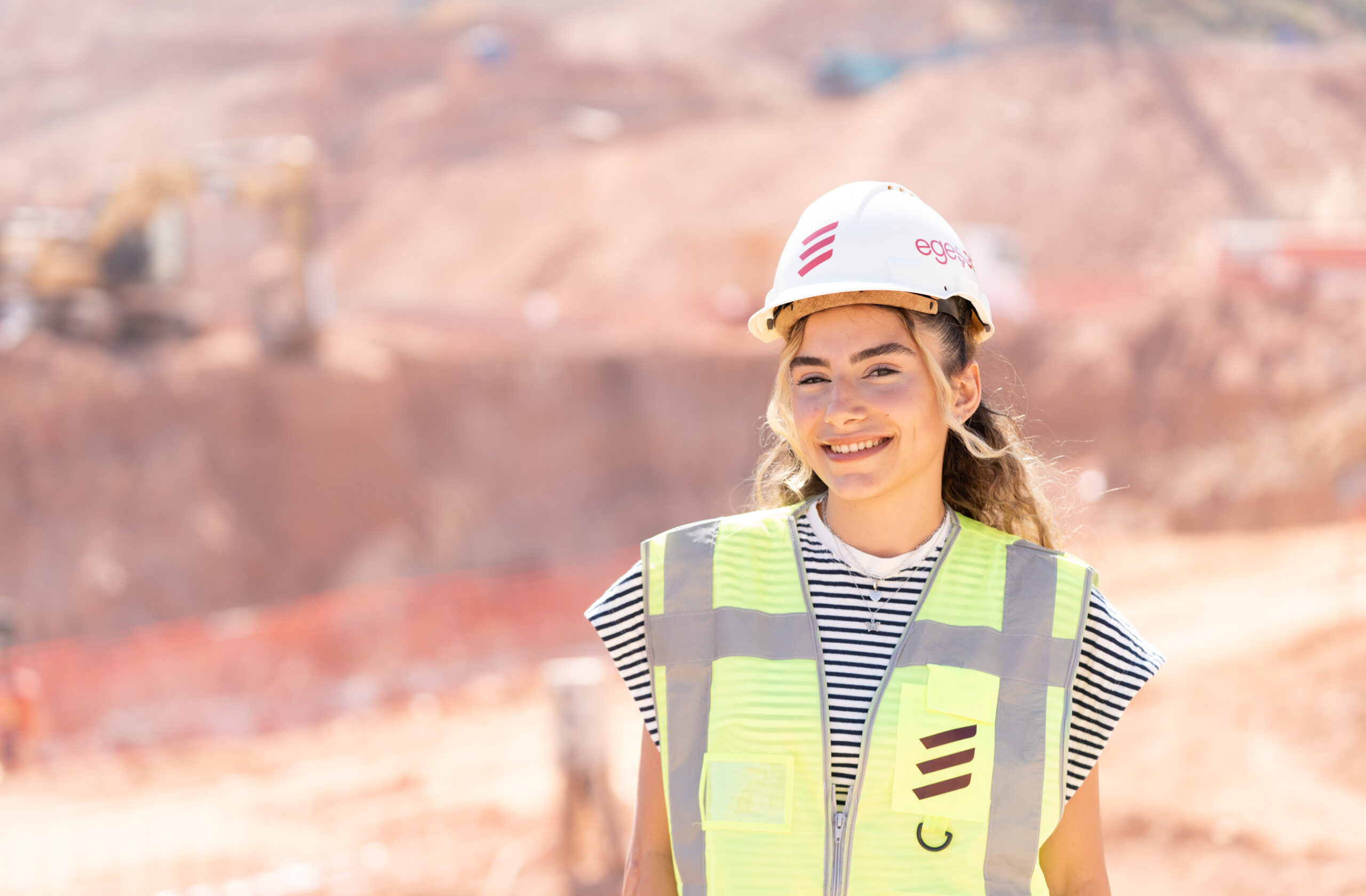 Mor Baret" ile genç kadınlar sahaya çıkıyor: Sahaya indiler