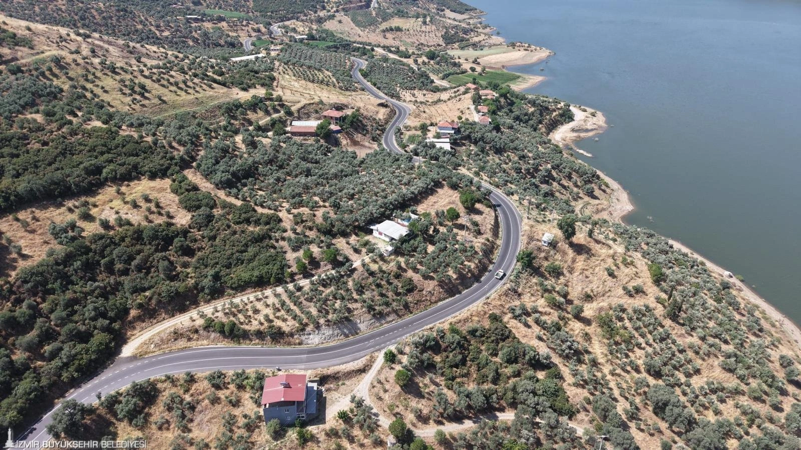 Beydağ’ın yıllardır beklediği yol hizmete açıldı: Yılların çilesi sona erdi
