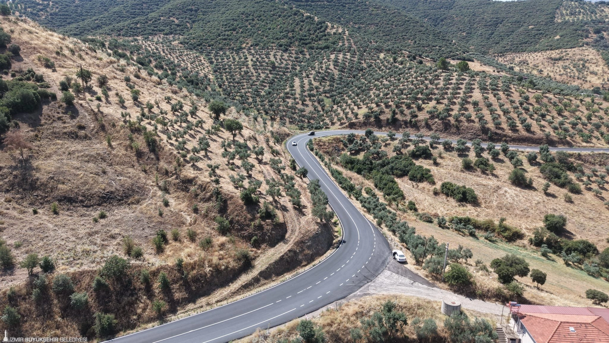 Beydağ’ın yıllardır beklediği yol hizmete açıldı: Yılların çilesi sona erdi