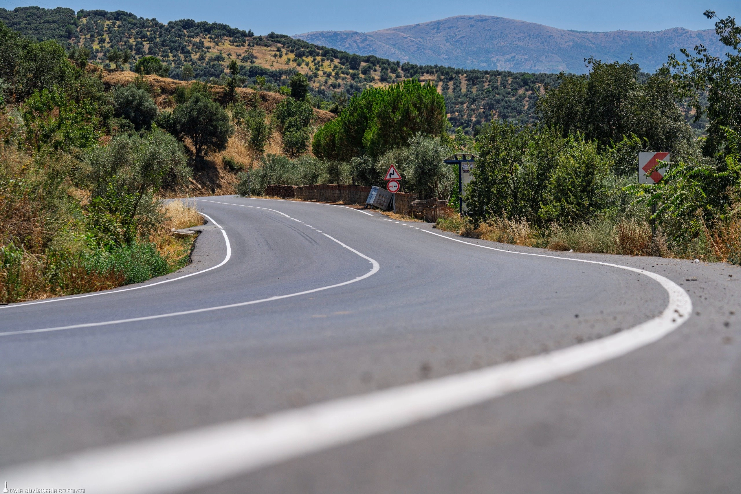 Beydağ’ın yıllardır beklediği yol hizmete açıldı: Yılların çilesi sona erdi