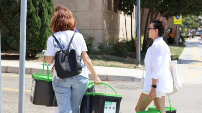 İzmir Büyükşehir Belediyesi'nin "Dönüşüme Evde Başla" projesinde bokaşi kompostu seti