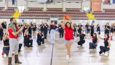 İzmir Büyükşehir Belediyesi’nin geçtiğimiz yıl kasım ayında "İzmir'de zeybek bilmeyen