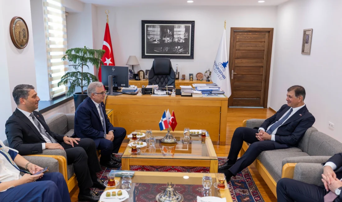 Dominik Cumhuriyeti Ankara Büyükelçisi Elvis Antonio Alam Lora ve beraberindeki