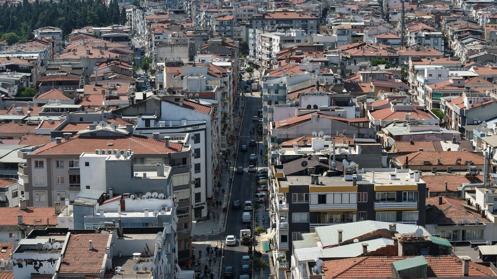 Balçova’nın caddeleri “çiçek gibi” oldu