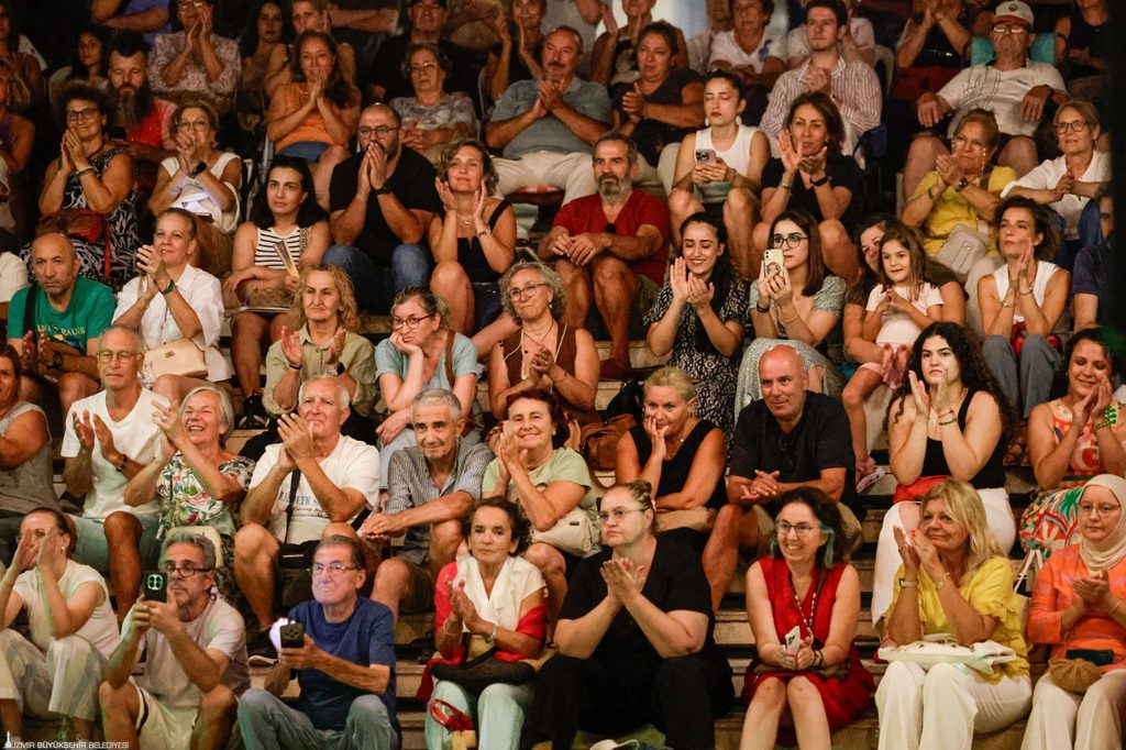 Zeytin ağacının altında “Gece Makamı” ezgileri