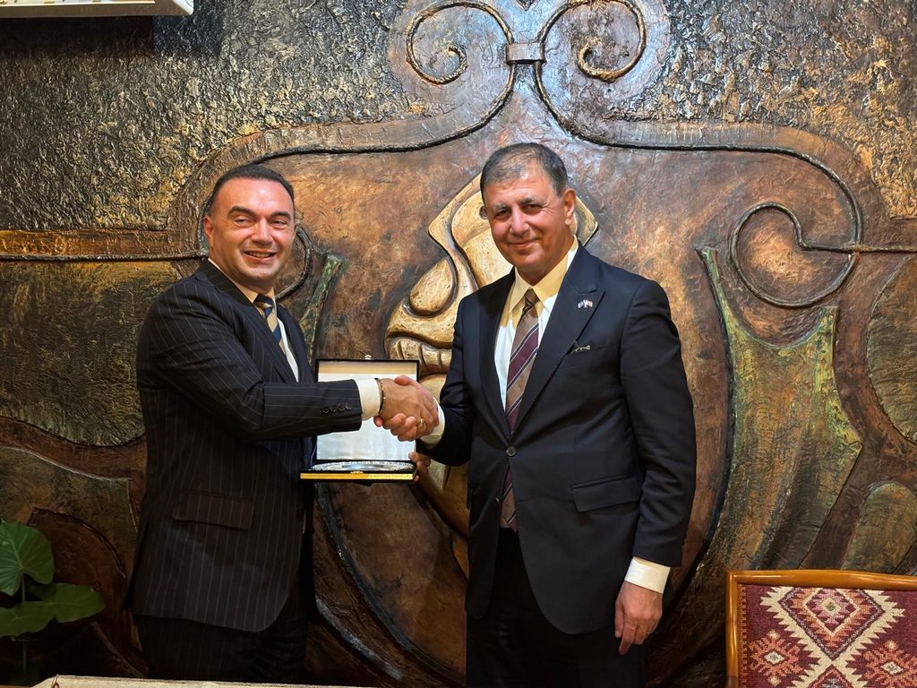 Başkan Tugay Kosova’da: İzmir ile Kosova arasında çok yönlü iş birliği dönemi 9 Başkan Tugay Kosova’da: İzmir ile Kosova arasında çok yönlü iş birliği dönemi