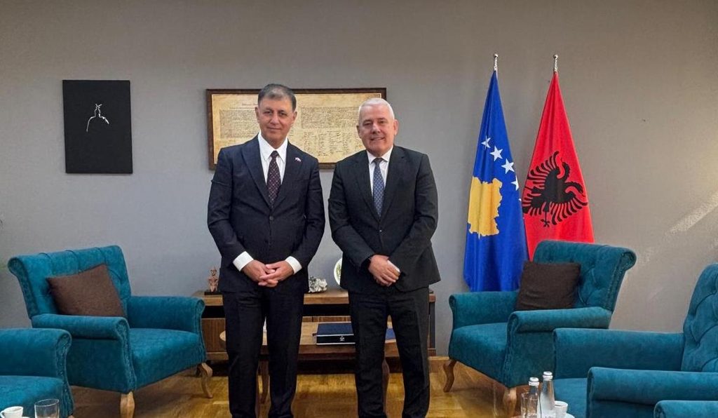 Başkan Tugay Kosova’da: İzmir ile Kosova arasında çok yönlü iş birliği dönemi 4 Başkan Tugay Kosova’da: İzmir ile Kosova arasında çok yönlü iş birliği dönemi