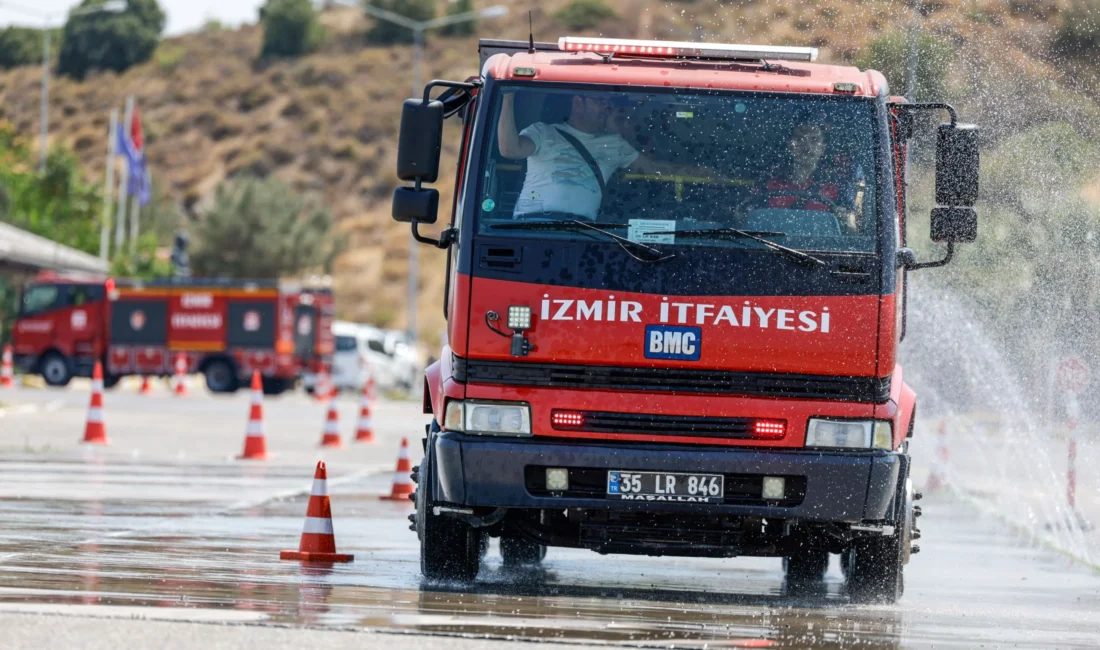 İzmir İtfaiyesi'nin yeni şoförleri, ıslak ve kuru zeminde ölümcül senaryolara