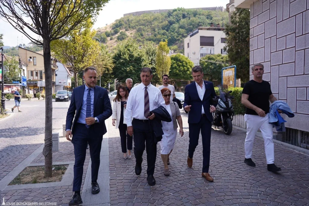 Balkanlar'da İzmir rüzgarı: Başkan Tugay Başbakan, 4 bakan ve belediye başkanlarıyla masaya oturdu