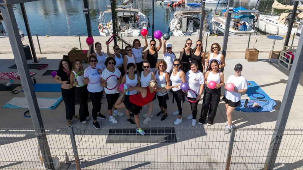 Körfez manzarasında spor keyfi… İzmir'de açık havada ücretsiz pilates ve zumba