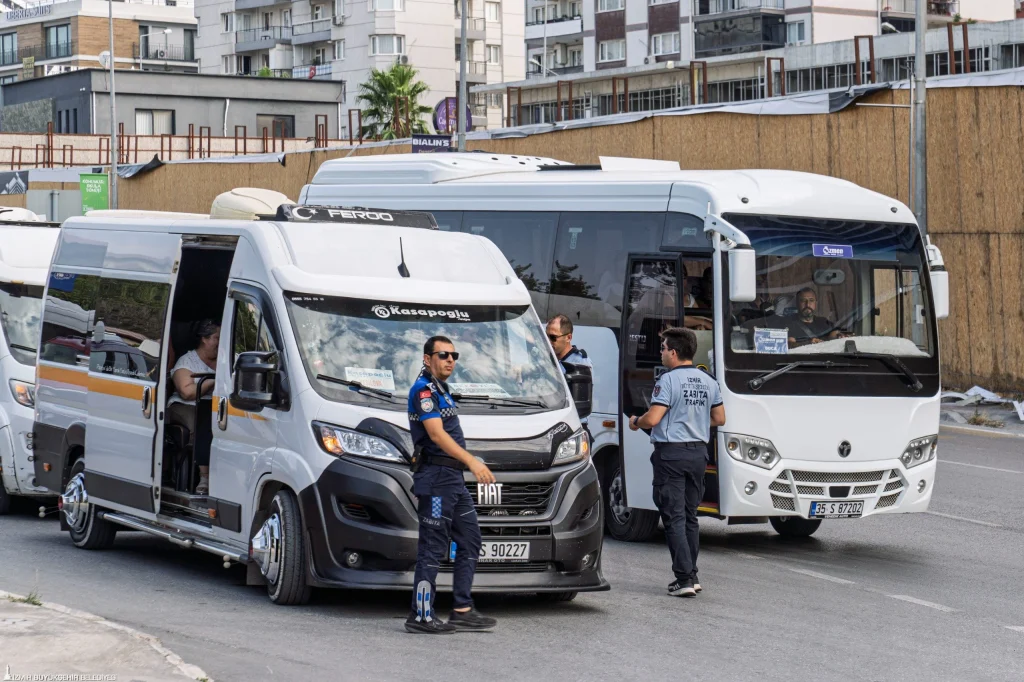 İzmir'de servislere mercek; sıkı denetim: Son bir yıllık denetim bilançosu açıklandı 5 İzmir'de servislere mercek; sıkı denetim: Son bir yıllık denetim bilançosu açıklandı