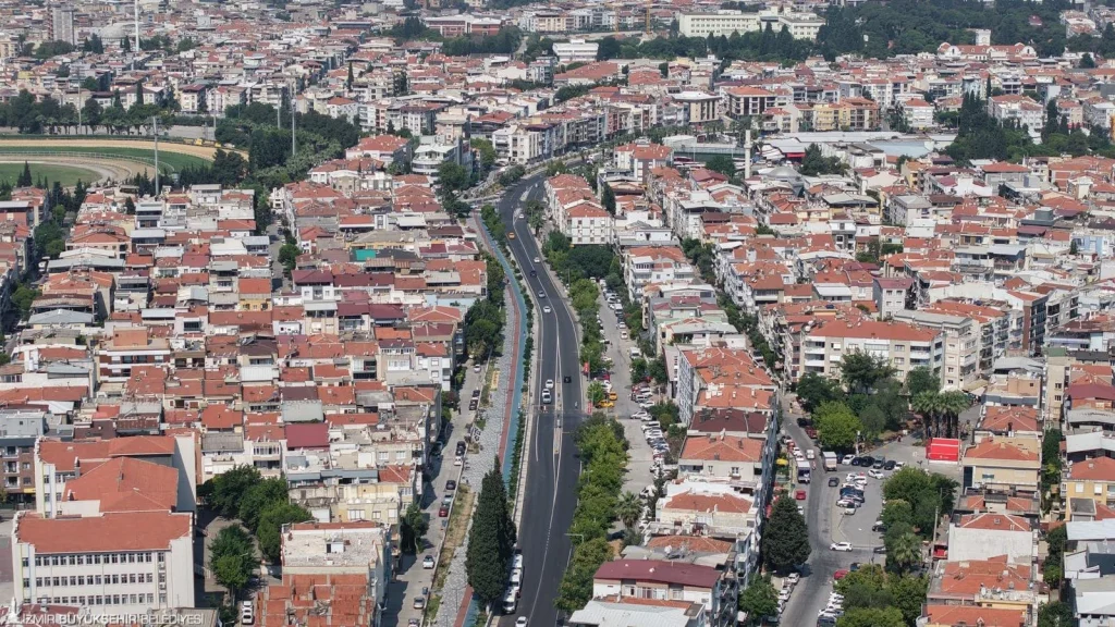 İzmir yollarında son 2 yılın rekoru kırıldı: 6 ayda 267 kilometre