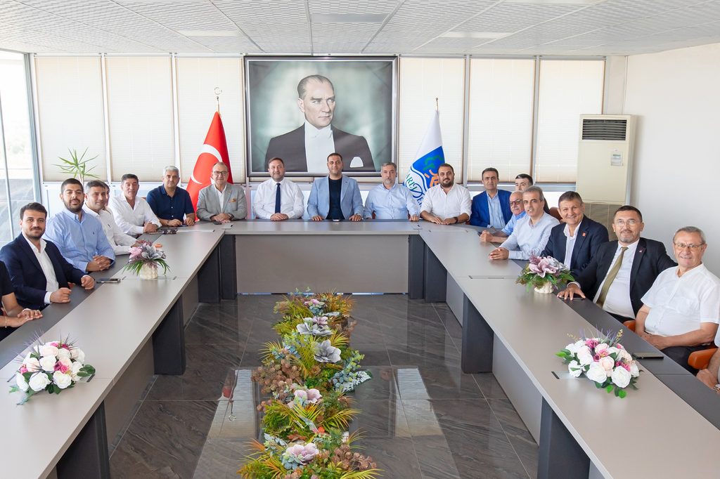 CHP İzmir’den Balçova ve Narlıdere belediye başkanlarına destek ziyareti 2 CHP İzmir’den Balçova ve Narlıdere belediye başkanlarına destek ziyareti