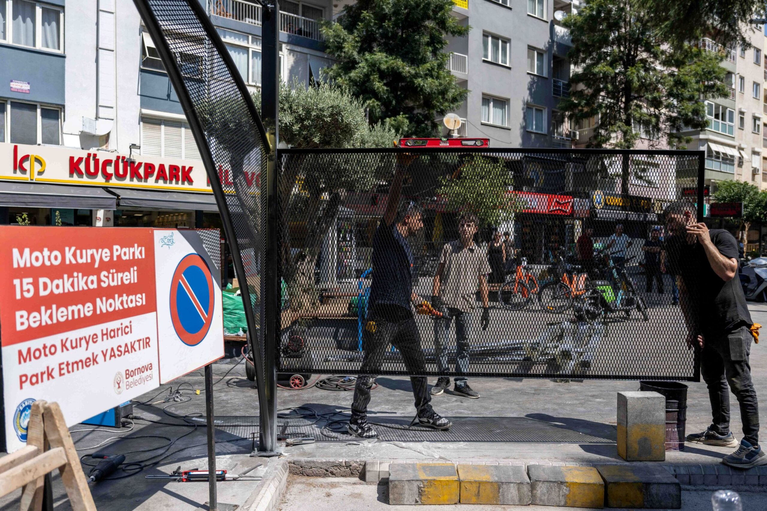 Bornova’da ‘Güneş ve Yağmur’ Kalkanı