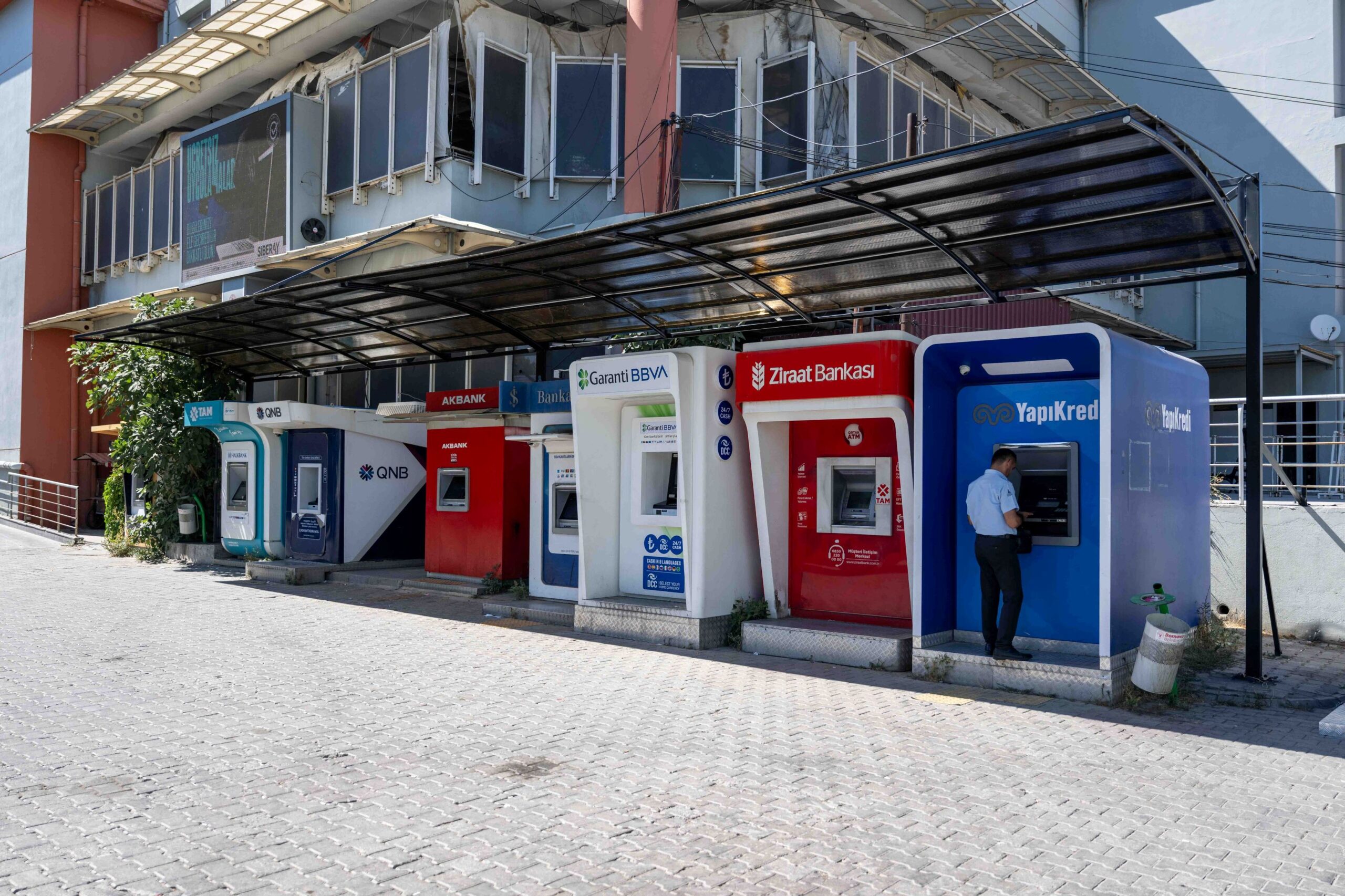 Bornova’da ‘Güneş ve Yağmur’ Kalkanı