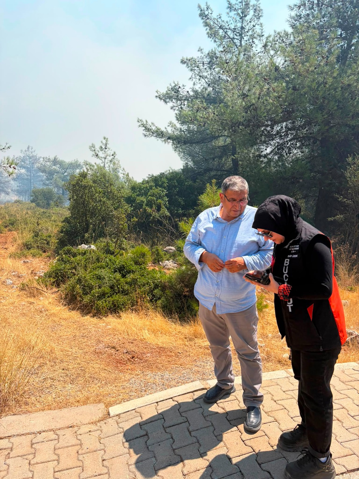Buca’nın kahramanları yangınla mücadelede ön saflarda 4 Buca’nın kahramanları yangınla mücadelede ön saflarda