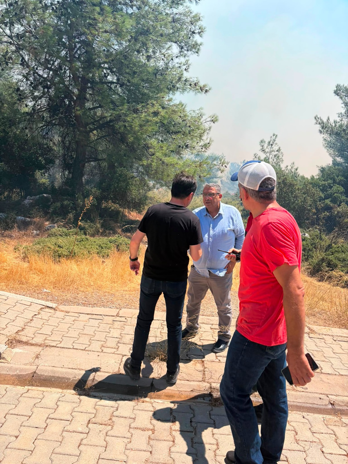 Buca’nın kahramanları yangınla mücadelede ön saflarda 1 Buca’nın kahramanları yangınla mücadelede ön saflarda