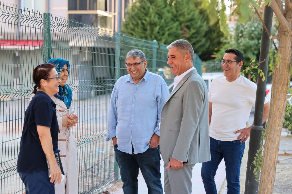 Buca’nın park ve yeşil alanlarında kapsamlı bakım hamlesi 2 Buca’nın park ve yeşil alanlarında kapsamlı bakım hamlesi