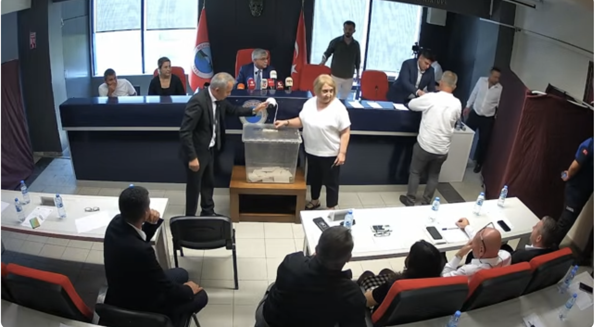 Menderes'te ilk tur oylama tamam: İşte sonuçlar