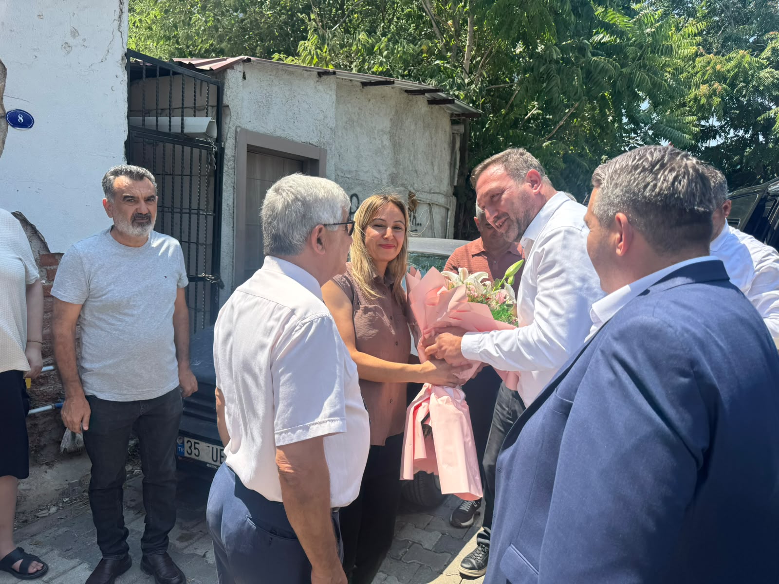 CHP İzmir İl Başkanı Gümrükçü'den Menderes'e çıkarma