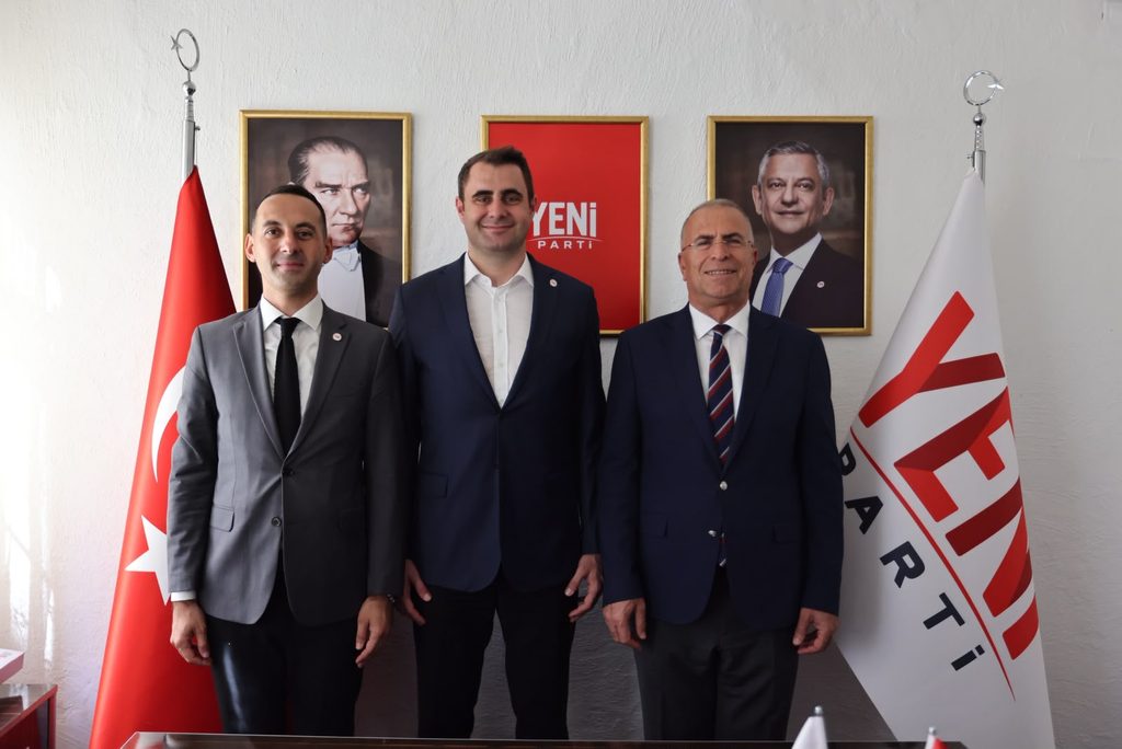 Çağatay Güç ikinci ilçe başkanlığı açılışı için Gaziemir'de 5 Çağatay Güç ikinci ilçe başkanlığı açılışı için Gaziemir'de