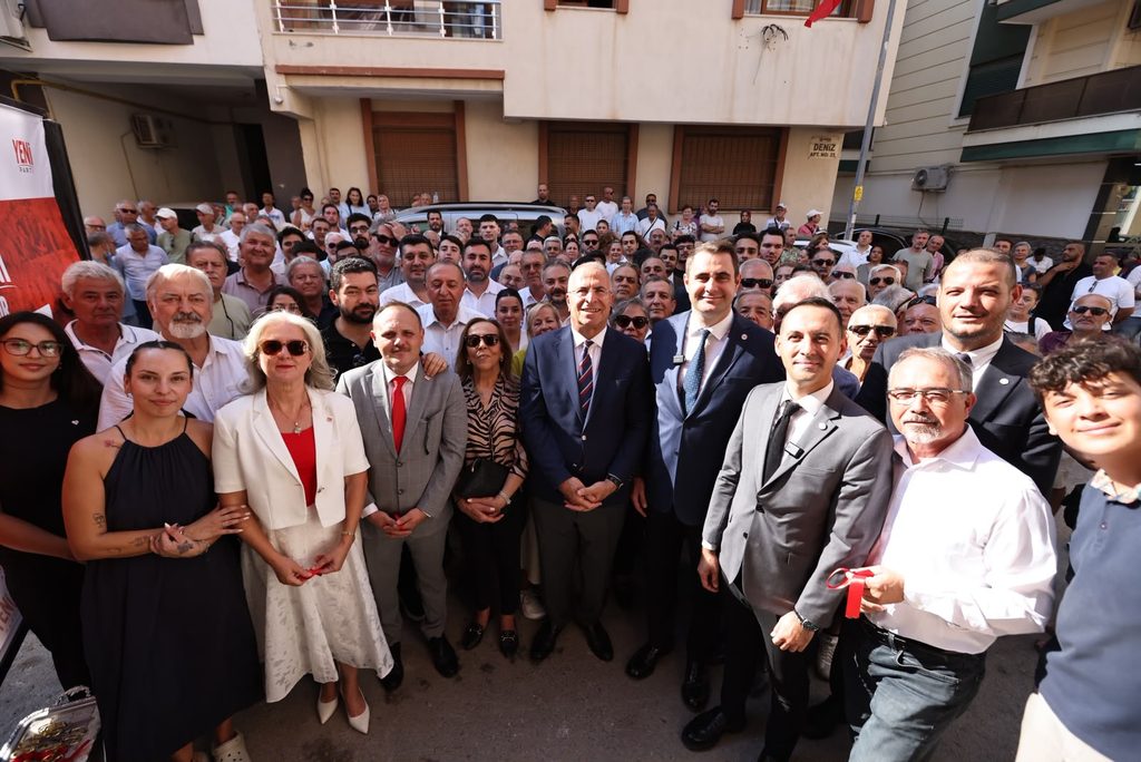 Çağatay Güç ikinci ilçe başkanlığı açılışı için Gaziemir'de 1 Çağatay Güç ikinci ilçe başkanlığı açılışı için Gaziemir'de