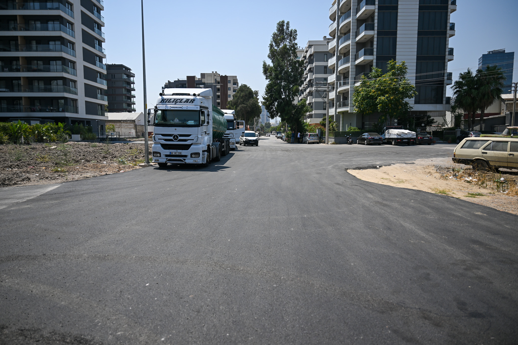 Bornova Belediye Başkanı Ömer Eşki, kentsel dönüşümün yoğun sürdüğü Kazım