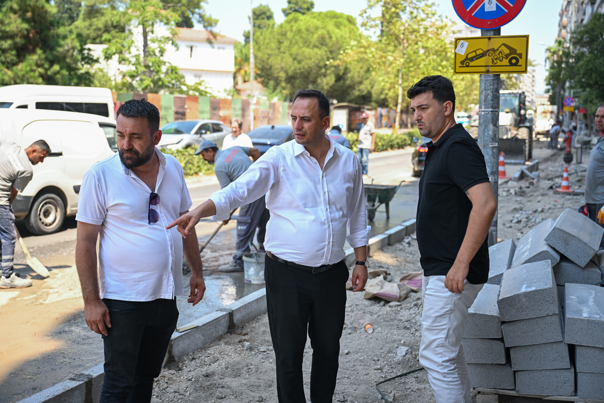 Bornova’nın ana damarı Mustafa Kemal Caddesi’nde kesintisiz prestij hamlesi 3 Bornova’nın ana damarı Mustafa Kemal Caddesi’nde kesintisiz prestij hamlesi