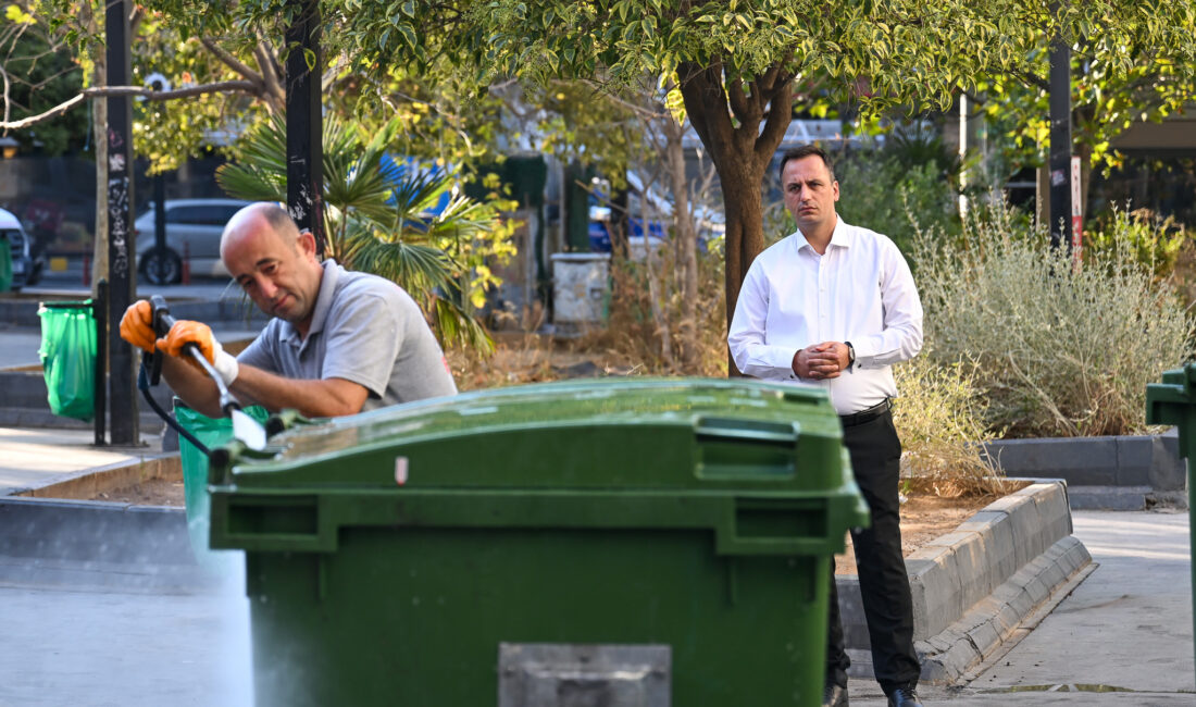 Bornova Belediye Başkanı Ömer Eşki mesaiye gün ağardığı saatlerde Bornova’nın