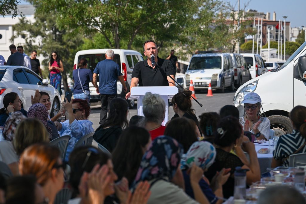 Başkan Eşki Kent Bostanı’nda üretici kadınlarla buluştu