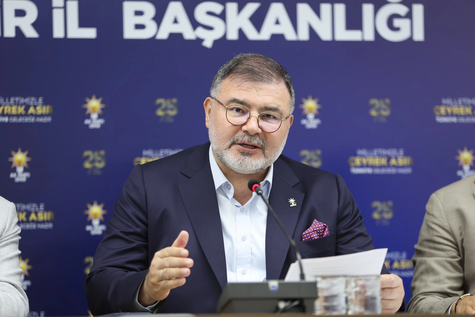 AK Parti İzmir İl Başkanlığı’nda gerçekleşen geniş katılımlı basın toplantısında