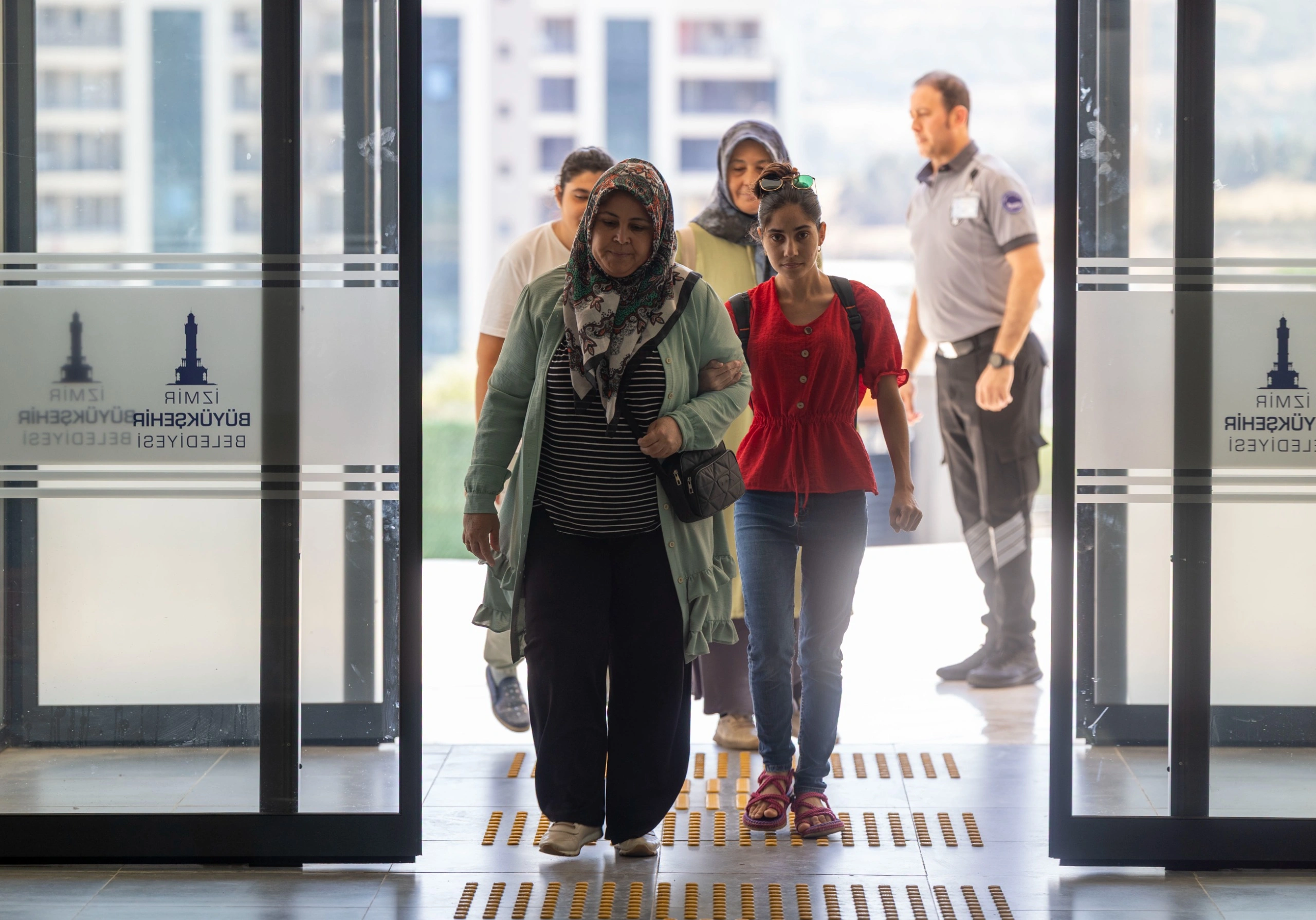 İzmir'de annelerin omuzundaki yükü hafifleten proje! “Yok yok, bize terapi gibi geliyor..."