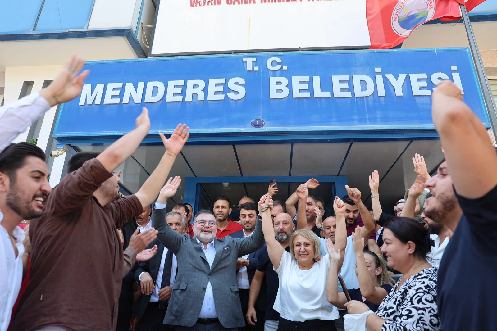 Menderes'te maraton sona erdi: Kazanan AK Partili aday oldu