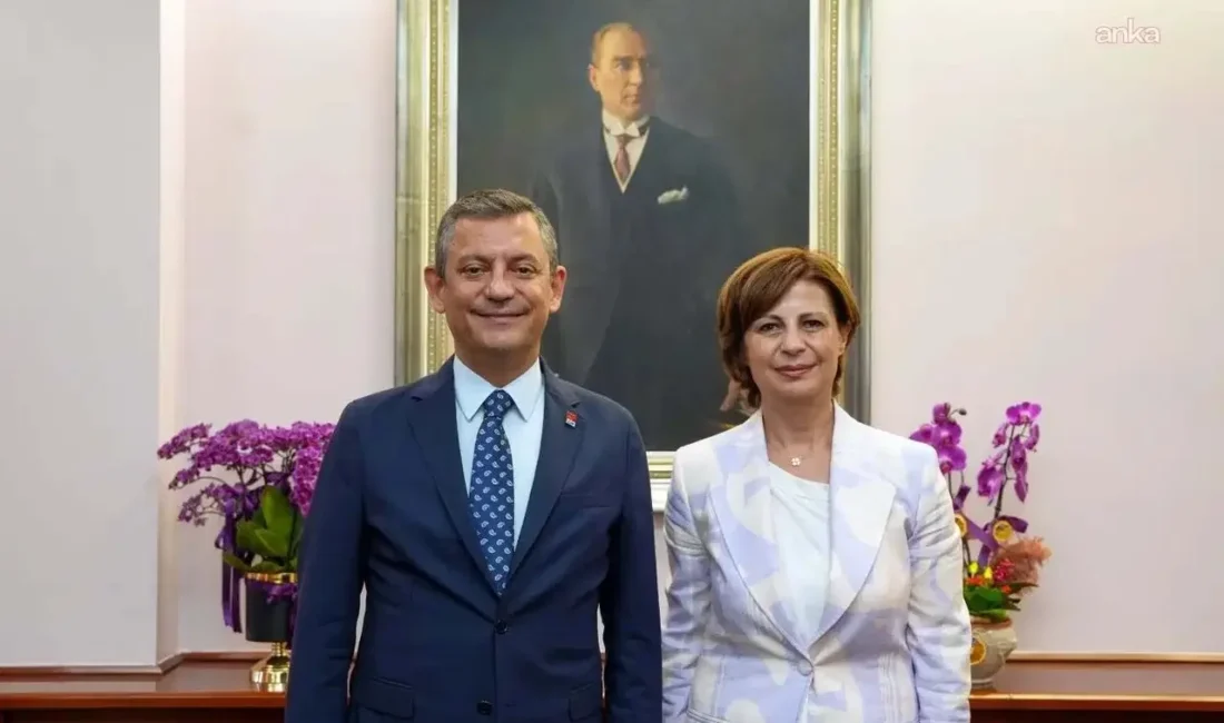Eskişehir Büyükşehir Belediye Başkanı Ayşe Ünlüce, Cumhuriyet Halk Partisi'nden istifa