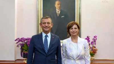 Eskişehir Büyükşehir Belediye Başkanı Ayşe Ünlüce, Cumhuriyet Halk Partisi'nden istifa