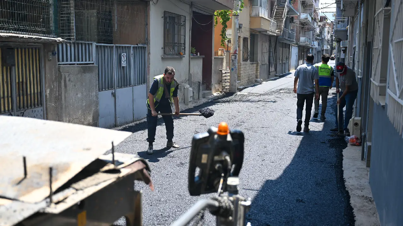 Başkan Eşki Çamdibi’nde sözünü tutuyor: 282 sokakta asfalt atağı sürüyor