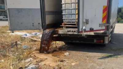 Bayraklı Belediyesi ekipleri, Smyrna Meydanı yakınındaki kamu alanına plakasız kamyonla