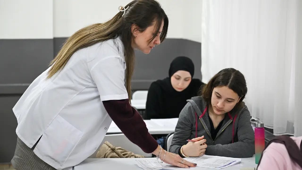 Bornova’da eğitime müjdeli yatırım! Altındağ’a yeni BELGEM şubesi açılıyor: Kayıtlar yarın başlıyor!