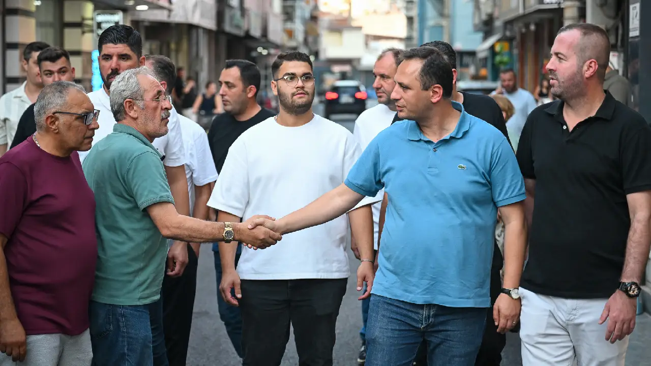 Bornova Çamdibi’nde sokak sokak gezdi! Ömer Eşki'den esnafa ve mahalleliye kritik mesajlar