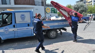 Bornova Belediyesi Zabıta Müdürlüğü ekipleri, kent genelinde yaya ve araç