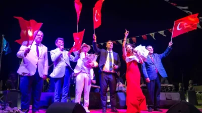 Bornova Belediyesi, 30 Ağustos Zafer Bayramı’nı kentin yeni sembolü Abide-i