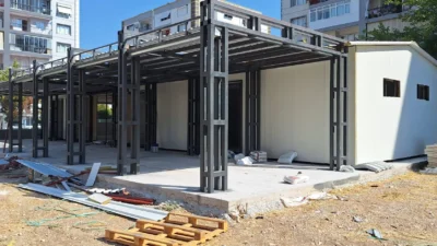 İzmir Büyükşehir Belediyesi’nin Buca'da yapımı sürdürdüğü iki yeni taziye evinde